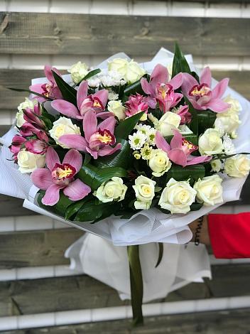 Букет цветов из: Розы и Хризантемы в Новоегорьевском