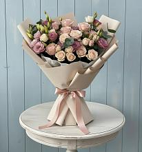 Букет цветов из:  Розы и Лизиантусы в Новоегорьевском