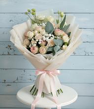 Букет цветов из:  Розы и Лизиантусы в Новоегорьевском