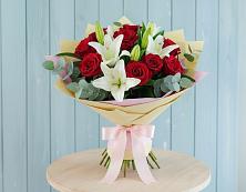 Букет цветов из:  Лилии и Розы в Новоегорьевском