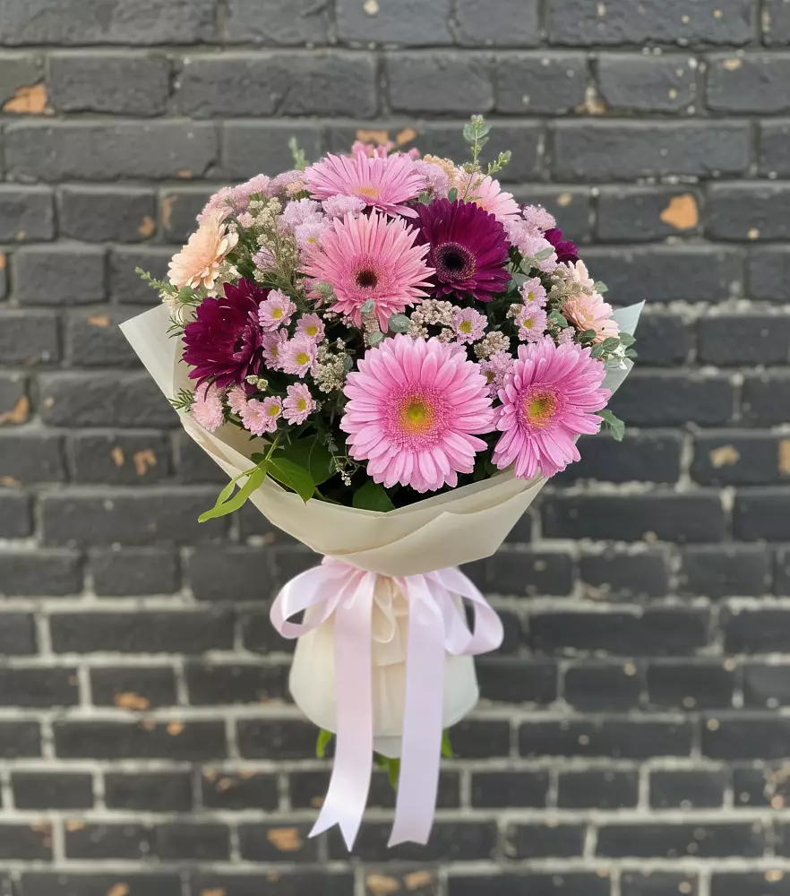 Букет цветов из: Герберы и Хризантемы в Новоегорьевском