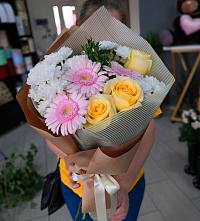 Букет цветов из:  Герберы, Розы и Хризантемы в Новоегорьевском