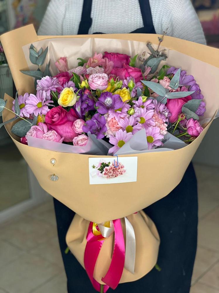 Букет цветов из: Хризантемы, Гвоздики и Альстромерии в Новоегорьевском