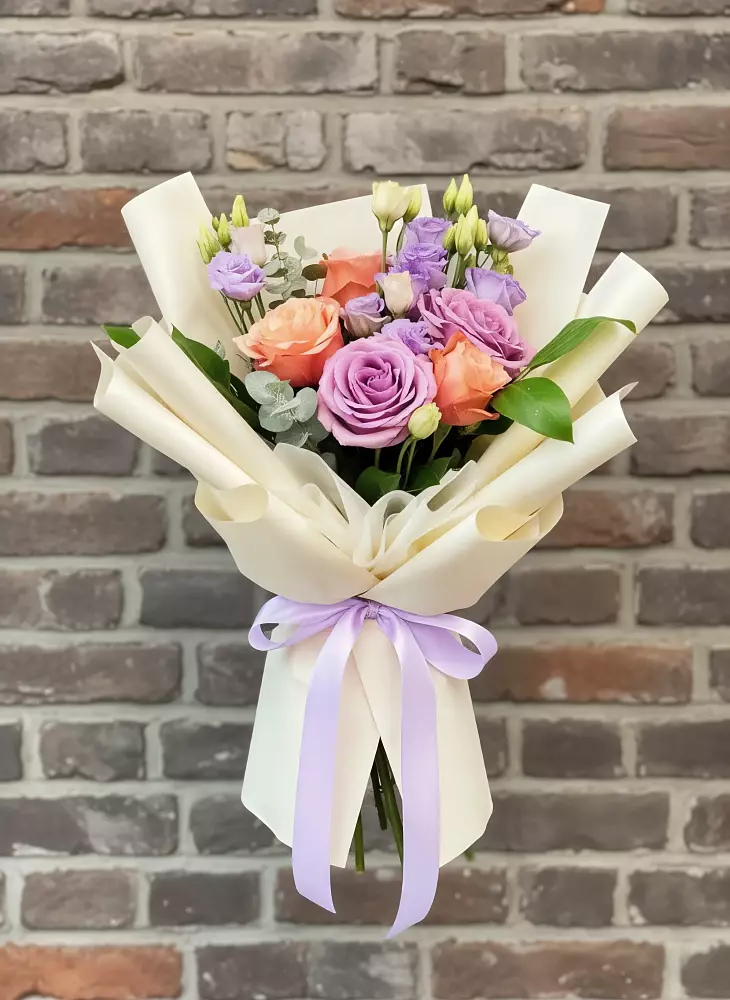 Букет цветов из: Лизиантусы и Розы в Новоегорьевском