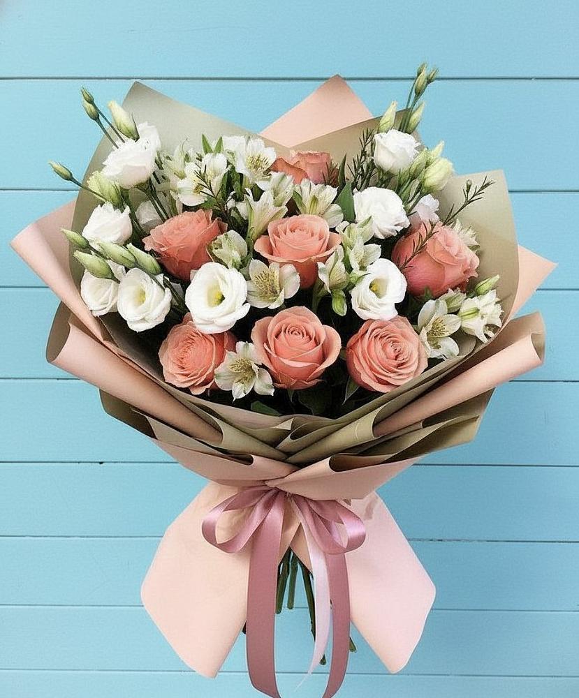 Букет цветов из: Розы, Альстромерии и Лизиантусы в Новоегорьевском