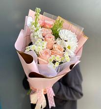 Букет цветов из:  Хризантемы и Розы в Новоегорьевском