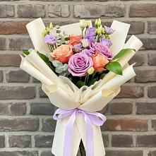 Букет цветов из:  Лизиантусы и Розы в Новоегорьевском