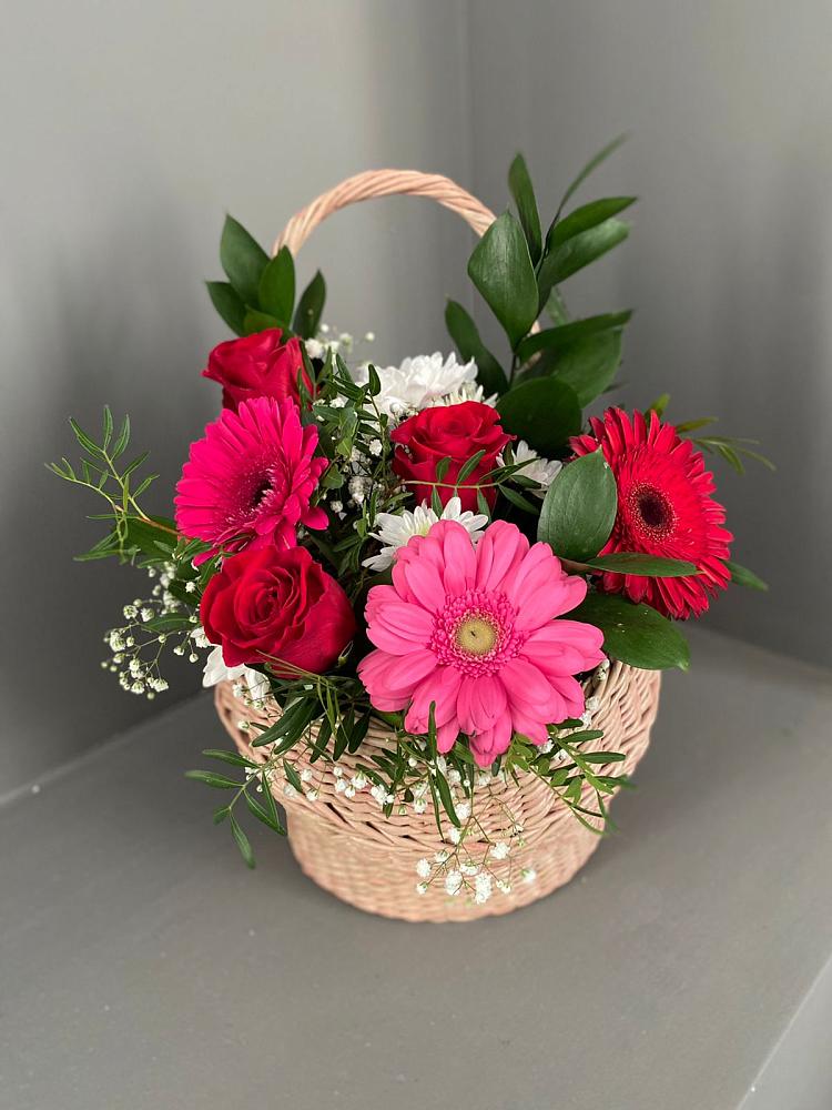 Цветочная композиция из Розы, Хризантемы и Герберы в корзине в Новоегорьевском
