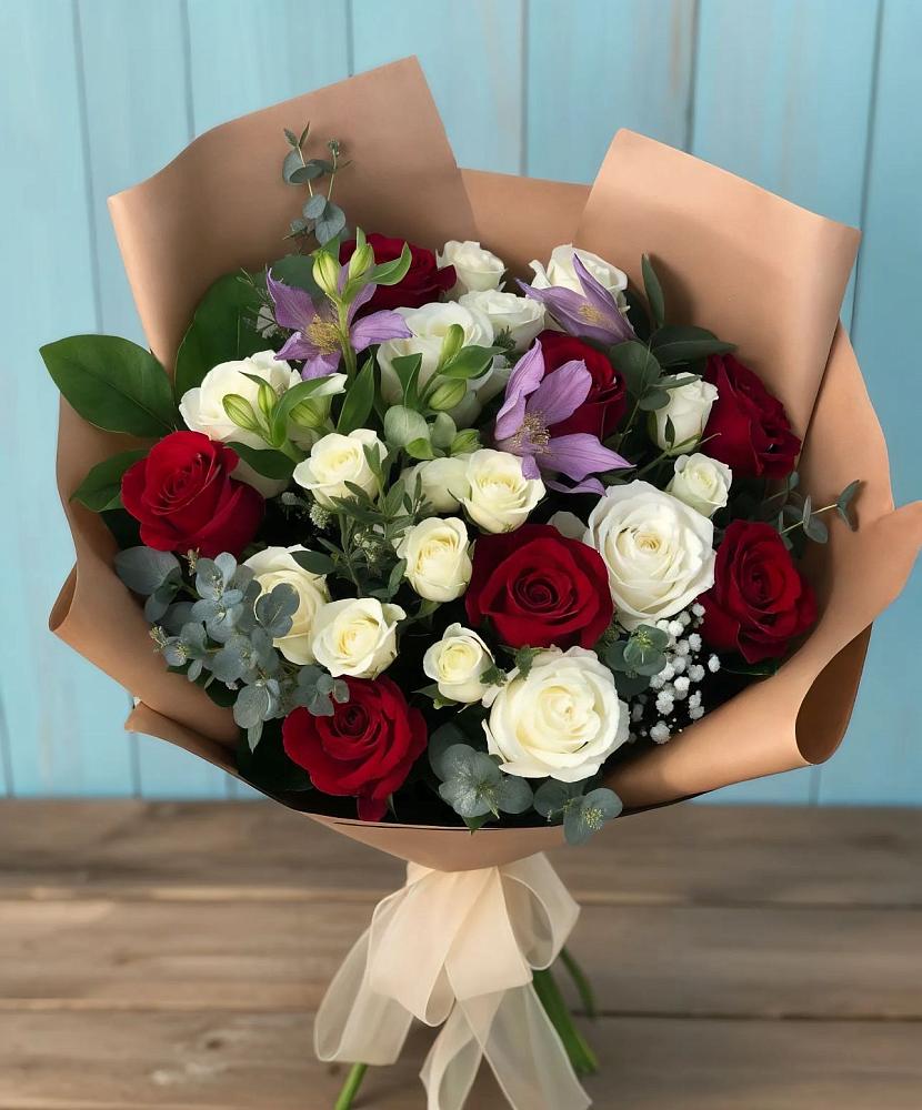 Букет цветов из: Розы и Альстромерии в Новоегорьевском