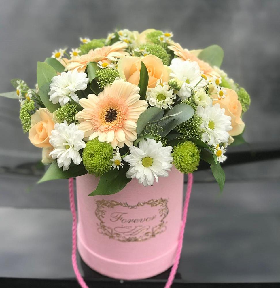 Цветочная композиция из Розы, Герберы и Хризантемы в шляпной коробке в Новоегорьевском