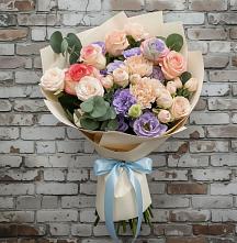 Букет цветов из:  Розы, Лизиантусы и Гвоздики в Новоегорьевском