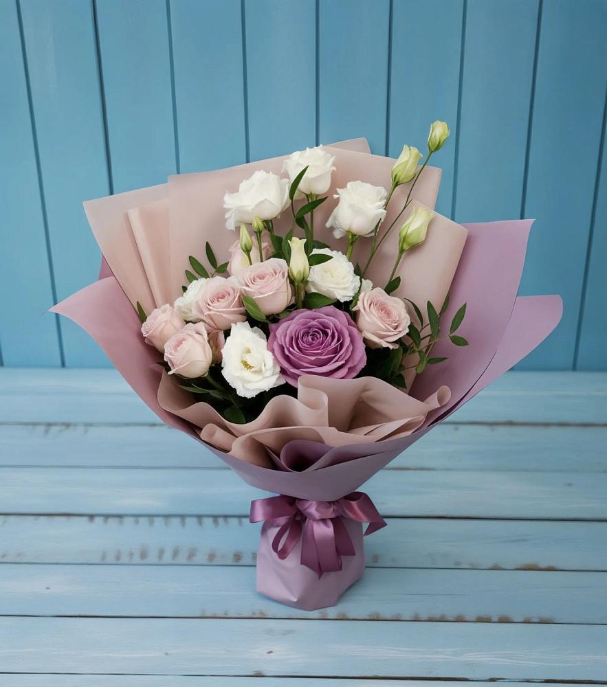 Букет цветов из: Розы и Лизиантусы в Новоегорьевском